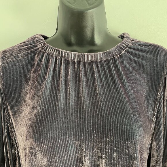 Bella Dahl Eggplant Silk Blend Velvet Long Sleeve Top, Size Medium - Picture 4 of 10